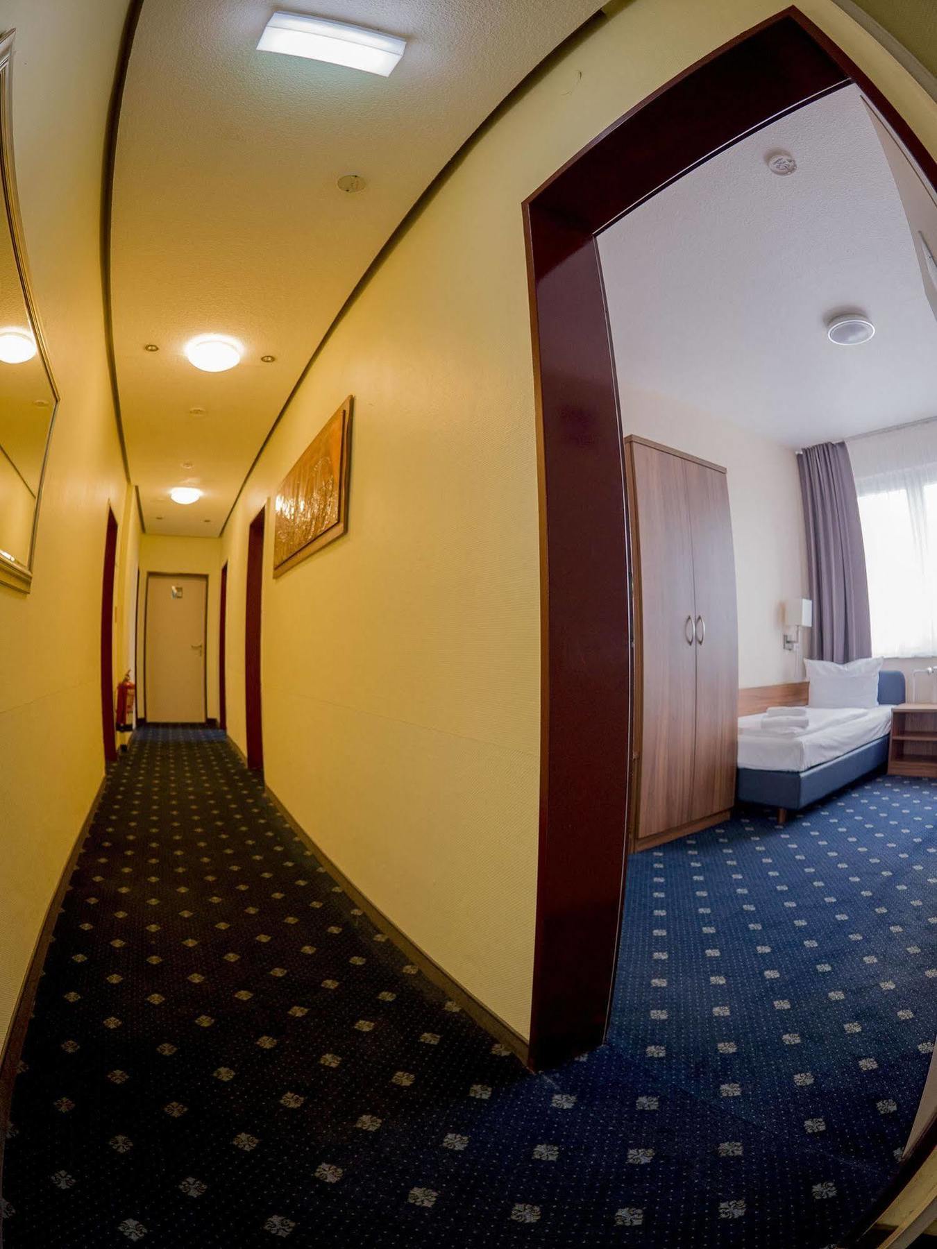 Itm Hotel An Der Bille Hamburg Eksteriør bilde